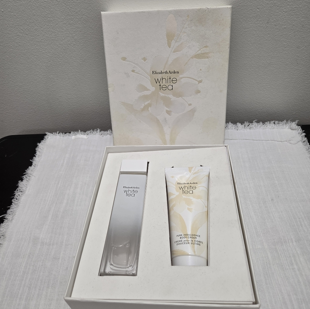 White Tea for Women 3.3 Oz Eau De Parfum Spray Gift Set open box
